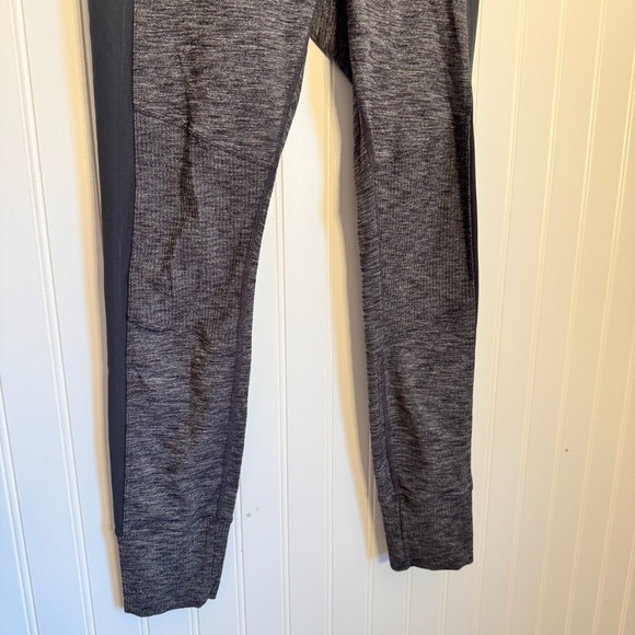 Athleta Excursion Hybrid Tight Gray Colorblock Leggings Women’s Size Small - Picture 5 of 11